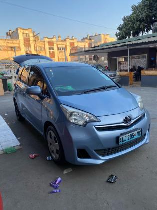 Toyota Ractis 2012