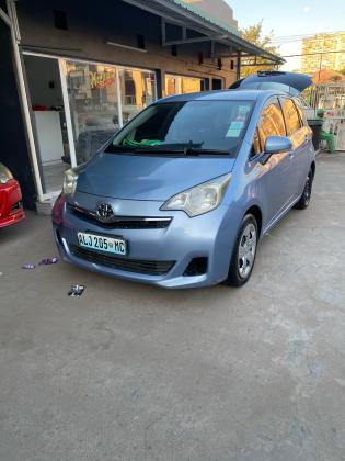 Toyota Ractis 2012