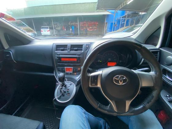 Toyota Ractis 2012