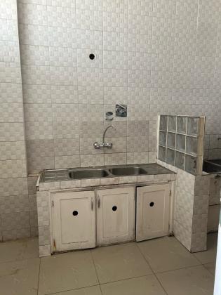 Arrenda-se Apartamento T1+1 no 1° andar num predio alto