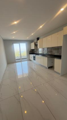 arrendo excelente apartamento tp3 com vista mar no Deco Assus