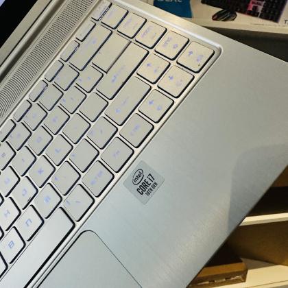 Lap Top MSI Modern 14 A10M  Intel Core I7-10510U 10th Gen 2.30 GHZ  8GB DDR4 SDRAM , 512 GB SSD NVMe , Intel UHD Graphics, 14 polegadas FHD Display,Te