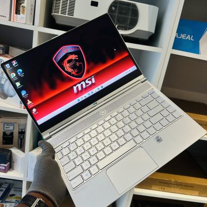 Lap Top MSI Modern 14 A10M  Intel Core I7-10510U 10th Gen 2.30 GHZ  8GB DDR4 SDRAM , 512 GB SSD NVMe , Intel UHD Graphics, 14 polegadas FHD Display,Te