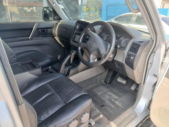 MITSUBISHI PAJERO