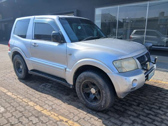 MITSUBISHI PAJERO