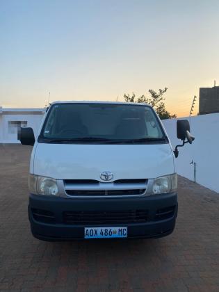 Toyota Quantam Frigorifico