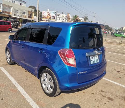 Toyota Ractis 2009