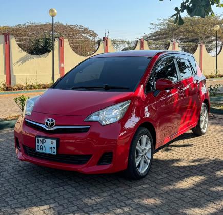 Toyota Ractis 2012