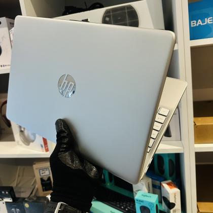 Notebook HP 15s AMD Ryzen 5 5500U  | 8 GB RAM | SSD de 256GB |Processador: AMD Ryzen 5 5500U (8CPUs),2.10GHz Boost Máximo: Até 4,30 GHz,8GB de RAM 320