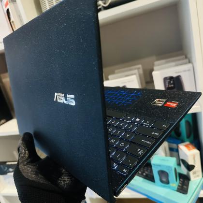 Lap Top gráfico Asus ZenBook UX42UA| AMD RYZEN 5  5500U 2.10 GHZ (12CPUs)|8GBDDR4 SDRAM | 512  GB SSD | 14” AMD Radeon Graphics 1GB|Bateria Excelente
