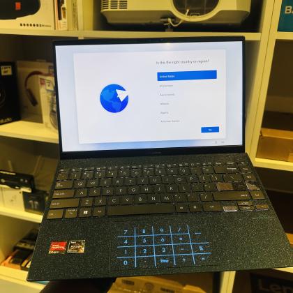Lap Top gráfico Asus ZenBook UX42UA| AMD RYZEN 5  5500U 2.10 GHZ (12CPUs)|8GBDDR4 SDRAM | 512  GB SSD | 14” AMD Radeon Graphics 1GB|Bateria Excelente