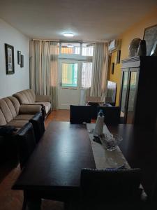 Vende-se Apartamento T2+1 na Bairro Central_Av. Ho Chi Min